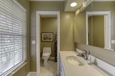 Bath - 18 Twin River Dr, Ormond Beach, FL 32174 photo 3 of 7