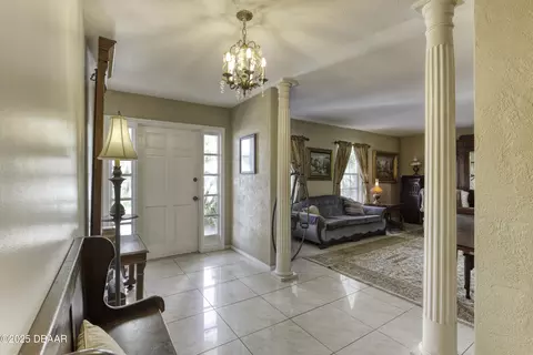Entry Way - 18 Twin River Dr, Ormond Beach, FL 32174 photo 2 of 2