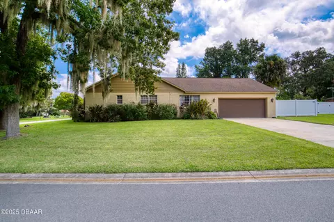 Exterior - 18 Twin River Dr, Ormond Beach, FL 32174 photo 2 of 14