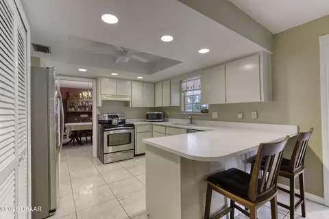 Kitchen - 18 Twin River Dr, Ormond Beach, FL 32174 photo 1 of 3