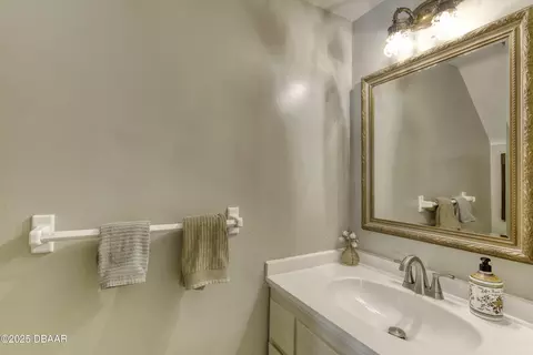 Bath - 18 Twin River Dr, Ormond Beach, FL 32174 photo 1 of 7