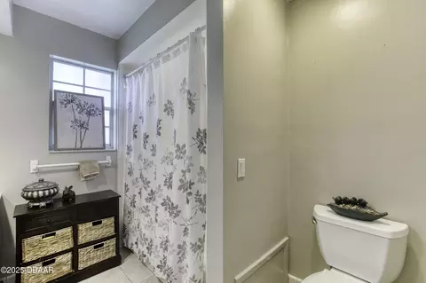 Bath - 18 Twin River Dr, Ormond Beach, FL 32174 photo 5 of 7