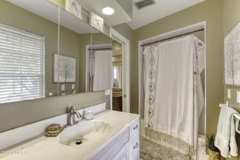 Bath - 18 Twin River Dr, Ormond Beach, FL 32174 photo 4 of 7