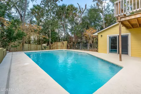 Exterior - 32 Pebble Beach Dr, Ormond Beach, FL 32174 photo 10 of 11