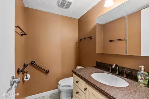 Bath - 32 Pebble Beach Dr, Ormond Beach, FL 32174 photo 3 of 5