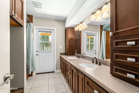 Bath - 32 Pebble Beach Dr, Ormond Beach, FL 32174 photo 4 of 5