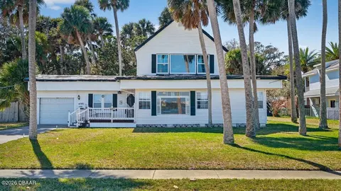 4390 Halifax Dr, Port Orange, FL 32127