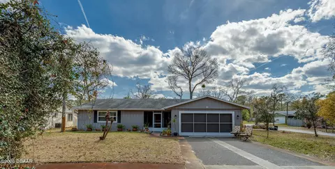 10 Oak Ln, Port Orange, FL 32128
