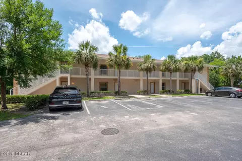 946 15th St, Holly Hill, FL 32117