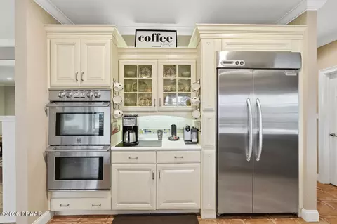 Kitchen - 10 Magnolia Ln, Ormond Beach, FL 32174 photo 2 of 13