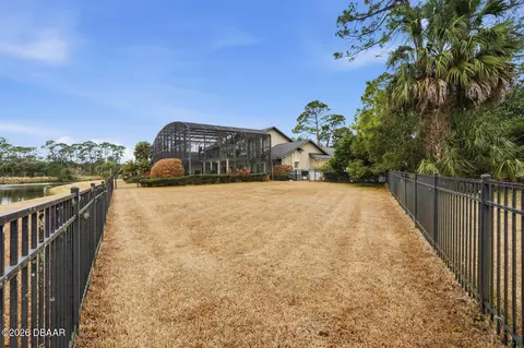 Exterior - 10 Magnolia Ln, Ormond Beach, FL 32174 photo 14 of 15