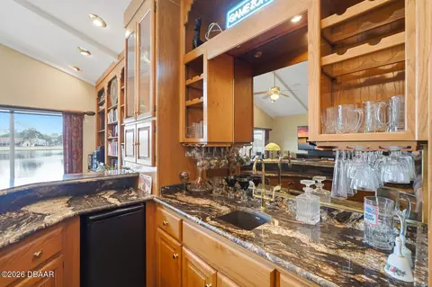 Kitchen - 10 Magnolia Ln, Ormond Beach, FL 32174 photo 12 of 13