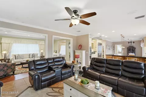 Living - 10 Magnolia Ln, Ormond Beach, FL 32174 photo 1 of 10