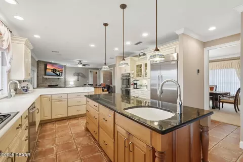 Kitchen - 10 Magnolia Ln, Ormond Beach, FL 32174 photo 1 of 13
