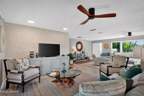 Living - 687 John Anderson Dr, Ormond Beach, FL 32176 photo 4 of 5