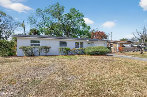 852 White Ct, Daytona Beach, FL 32117
