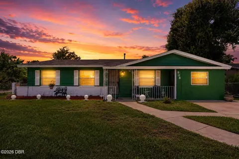 808 Kathy St, Daytona Beach, FL 32114