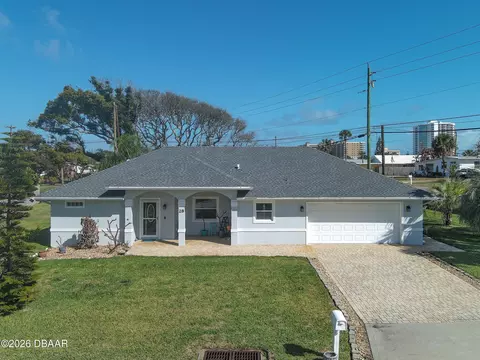 28 Ames Ln, Daytona Beach, FL 32118