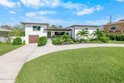 2 Pleasant View Cir, Daytona Beach, FL 32118