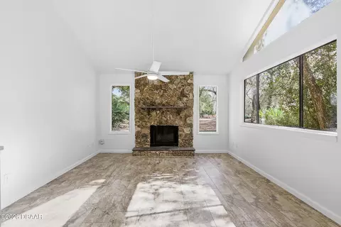 Living - 38 Snaresbrook Ct, Ormond Beach, FL 32174 photo 5 of 7
