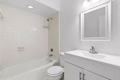 Bath - 38 Snaresbrook Ct, Ormond Beach, FL 32174 photo 4 of 4