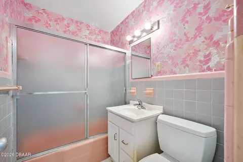 Bath - 4 Dolphin Ave, Ormond Beach, FL 32176 photo 2 of 5