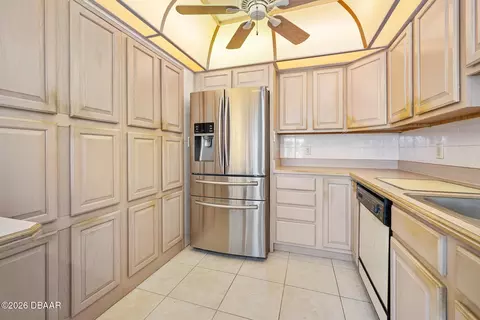 Kitchen - 4 Dolphin Ave, Ormond Beach, FL 32176 photo 2 of 4