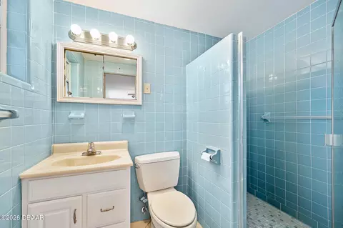 Bath - 4 Dolphin Ave, Ormond Beach, FL 32176 photo 1 of 5