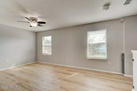 Living - 21 Pergola Pl, Ormond Beach, FL 32174 photo 3 of 5