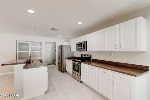 Kitchen - 21 Pergola Pl, Ormond Beach, FL 32174 photo 1 of 3