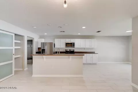 Kitchen - 21 Pergola Pl, Ormond Beach, FL 32174 photo 3 of 3