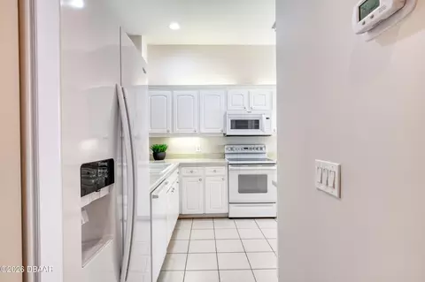 Kitchen - 3139 Kailani Ct, Ormond Beach, FL 32174 photo 4 of 4