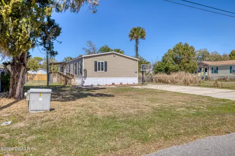 1145 Bayview Ln, Port Orange, FL 32127