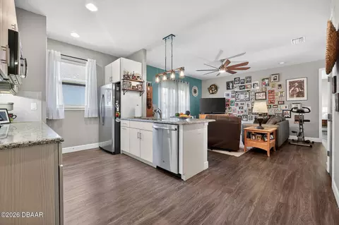 Kitchen - 308 Nottinghill St, Ormond Beach, FL 32174 photo 4 of 5