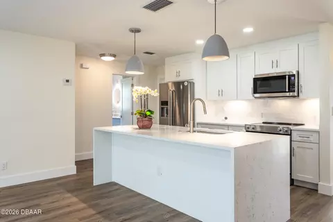 Kitchen - 4 Sea Hawk Dr, Ormond Beach, FL 32176 photo 4 of 5