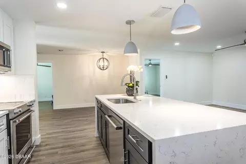 Kitchen - 4 Sea Hawk Dr, Ormond Beach, FL 32176 photo 3 of 5