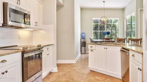 Kitchen - 1290 Royal Pointe Ln, Ormond Beach, FL 32174 photo 3 of 4