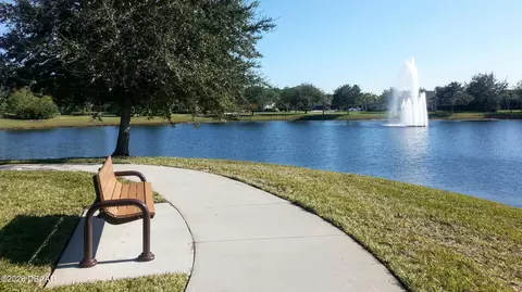 View/Area - 1290 Royal Pointe Ln, Ormond Beach, FL 32174 photo 2 of 11