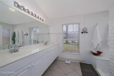 Bath - 19 Waterbluff Dr, Ormond Beach, FL 32174 photo 1 of 3