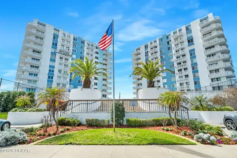 925 N Halifax Ave, Daytona Beach, FL 32118