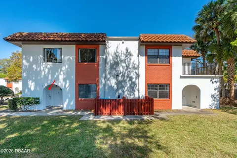 910 Big Tree Rd, South Daytona, FL 32119