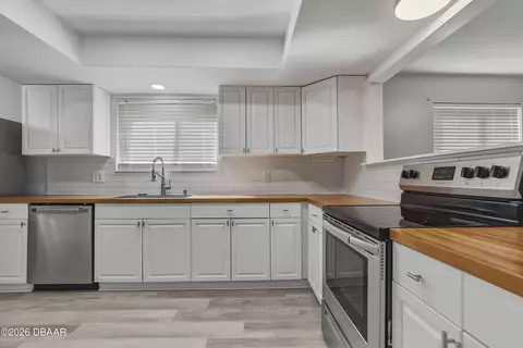 Kitchen - 119 Timberline Trl, Ormond Beach, FL 32174 photo 3 of 3