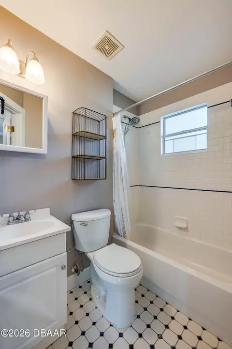 Bath - 93 Lincoln Ave, Ormond Beach, FL 32174 photo 1 of 2