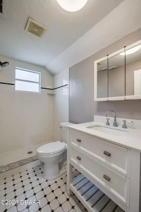 Bath - 93 Lincoln Ave, Ormond Beach, FL 32174 photo 2 of 2
