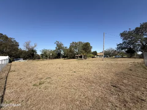 1348 Hurst St, Daytona Beach, FL 32117