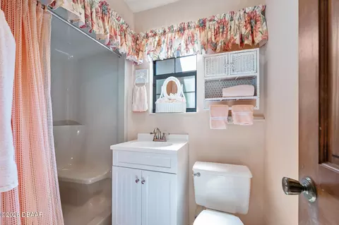 Bath - 103 Oak Ln, Ormond Beach, FL 32174 photo 5 of 5