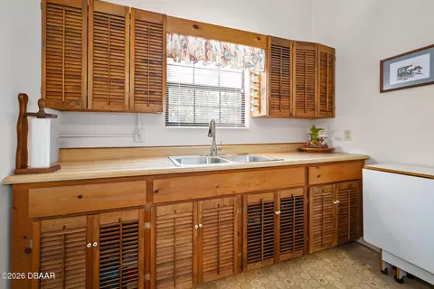 Kitchen - 103 Oak Ln, Ormond Beach, FL 32174 photo 6 of 6