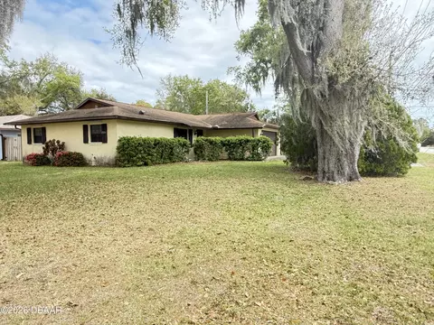 Exterior - 2331 Juniper Dr, Edgewater, FL 32141 photo 2 of 8