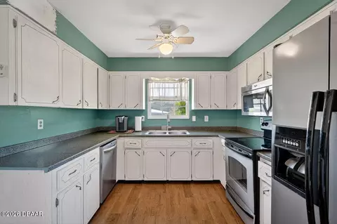 Kitchen - 483 N Halifax Dr, Ormond Beach, FL 32176 photo 4 of 4