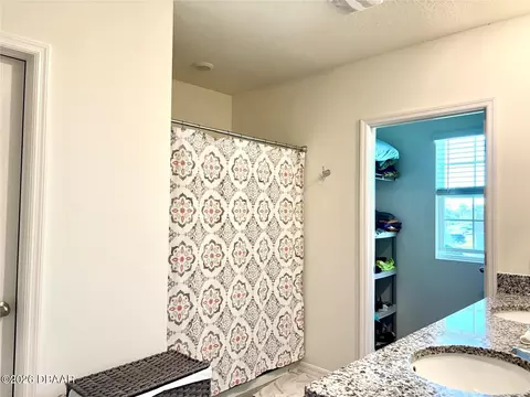 Bath - 3019 Staten Dr, Deltona, FL 32738 photo 5 of 11